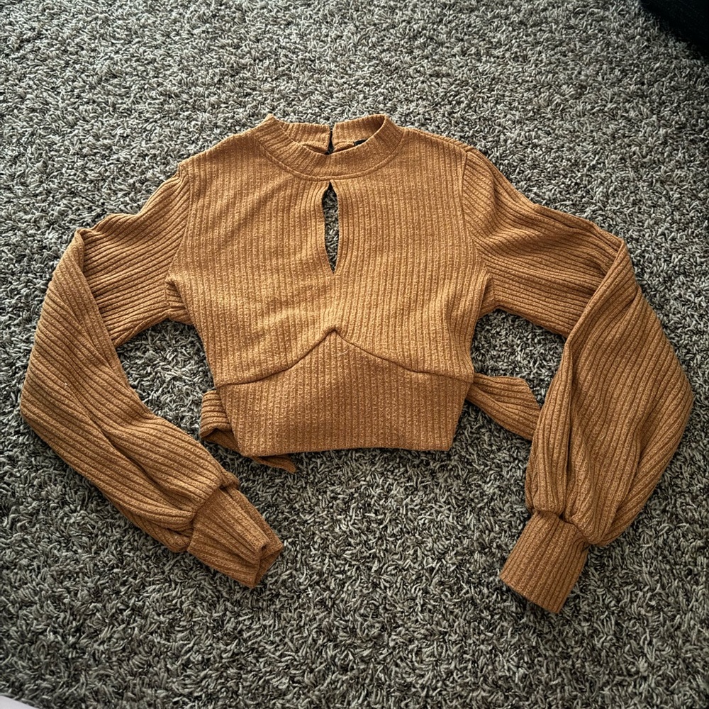 Cropped Top - Picture 6 of 9